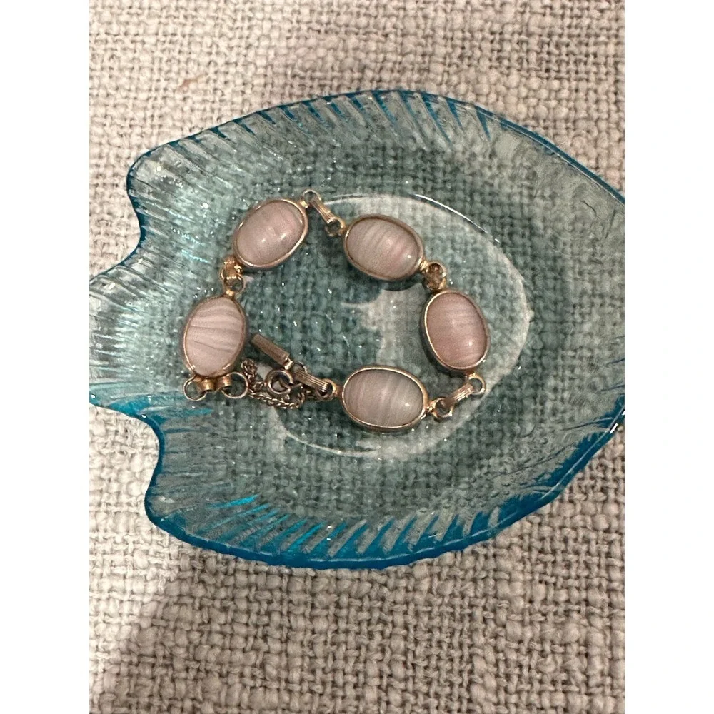 Vintage Sarah Coventry Jewelry bracelet absolutely beautiful